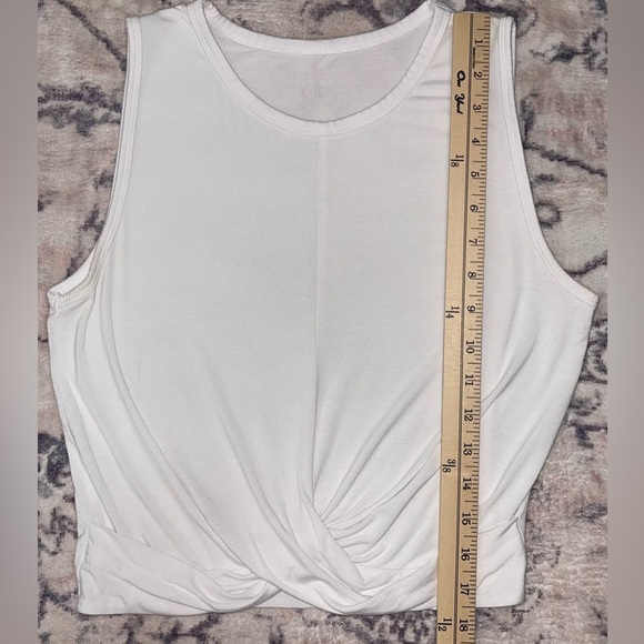 Alo White Cover Tank Size Medium - Picture 3 of 7